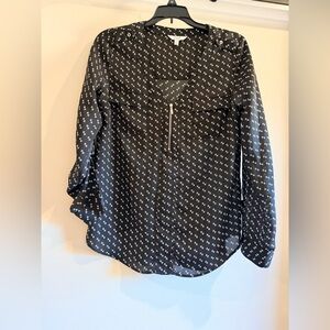 3/25 
Candie's Black and White Patterned Blouse